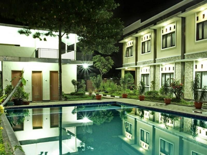 Gumilang Hotel Bogor Exterior foto